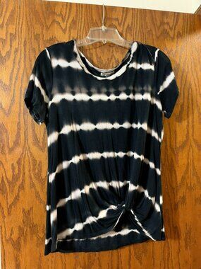 Nine Britton Tie-Dye Twist Front Top – Size Medium